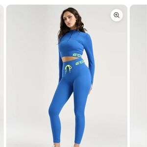 ECHT Blue and Women's Leggings And Cropped Shirt Set